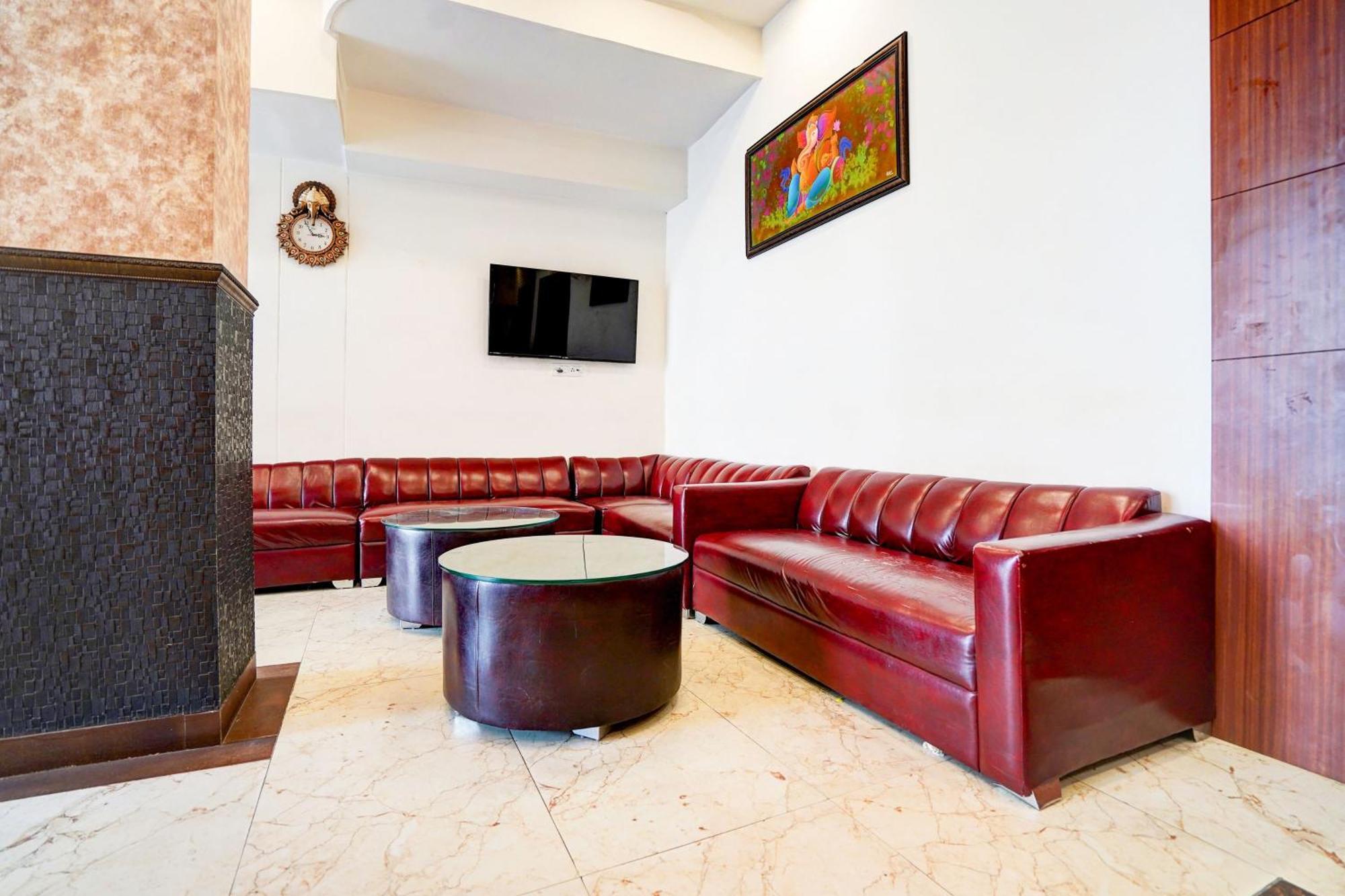 Hotel Townhouse Ram Katora Near Vishwanath Temple Formerly Sv Grand à Bénarès Extérieur photo