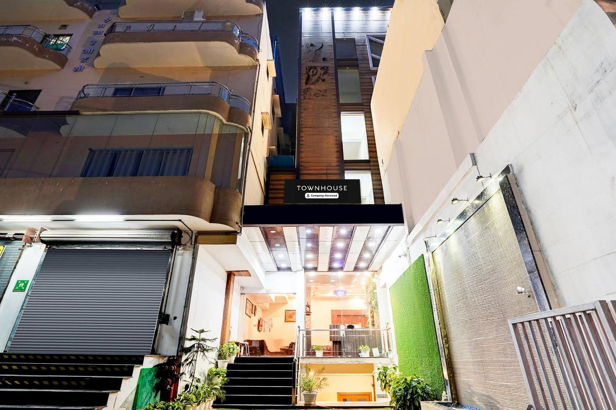 Hotel Townhouse Ram Katora Near Vishwanath Temple Formerly Sv Grand à Bénarès Extérieur photo